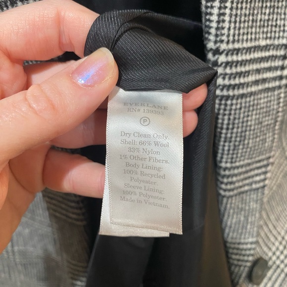 Everlane, Italian Wool, Oversized, Blazer in Glen Plaid! - Picture 12 of 16
